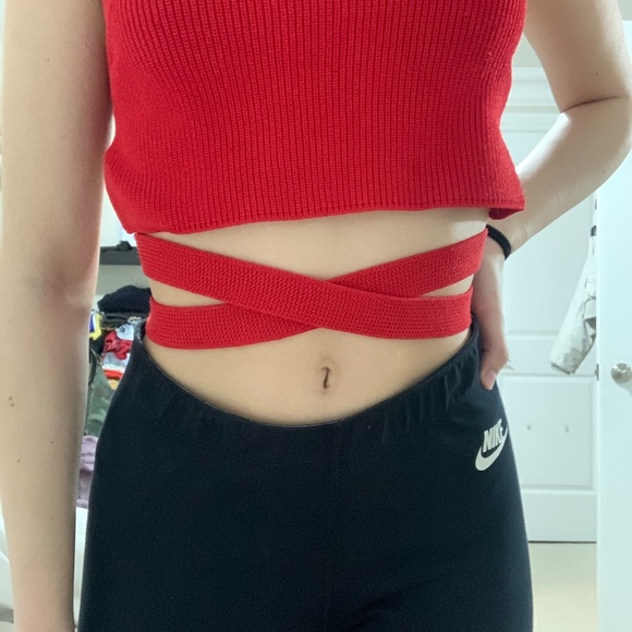 cute red top - Picture 1 of 2